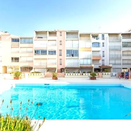 Centre Port,Studio Cosy,Vue Piscine Et Sur Le Parking Prive Ainsi Que Le Mont Saint Martin Agde Exterior photo