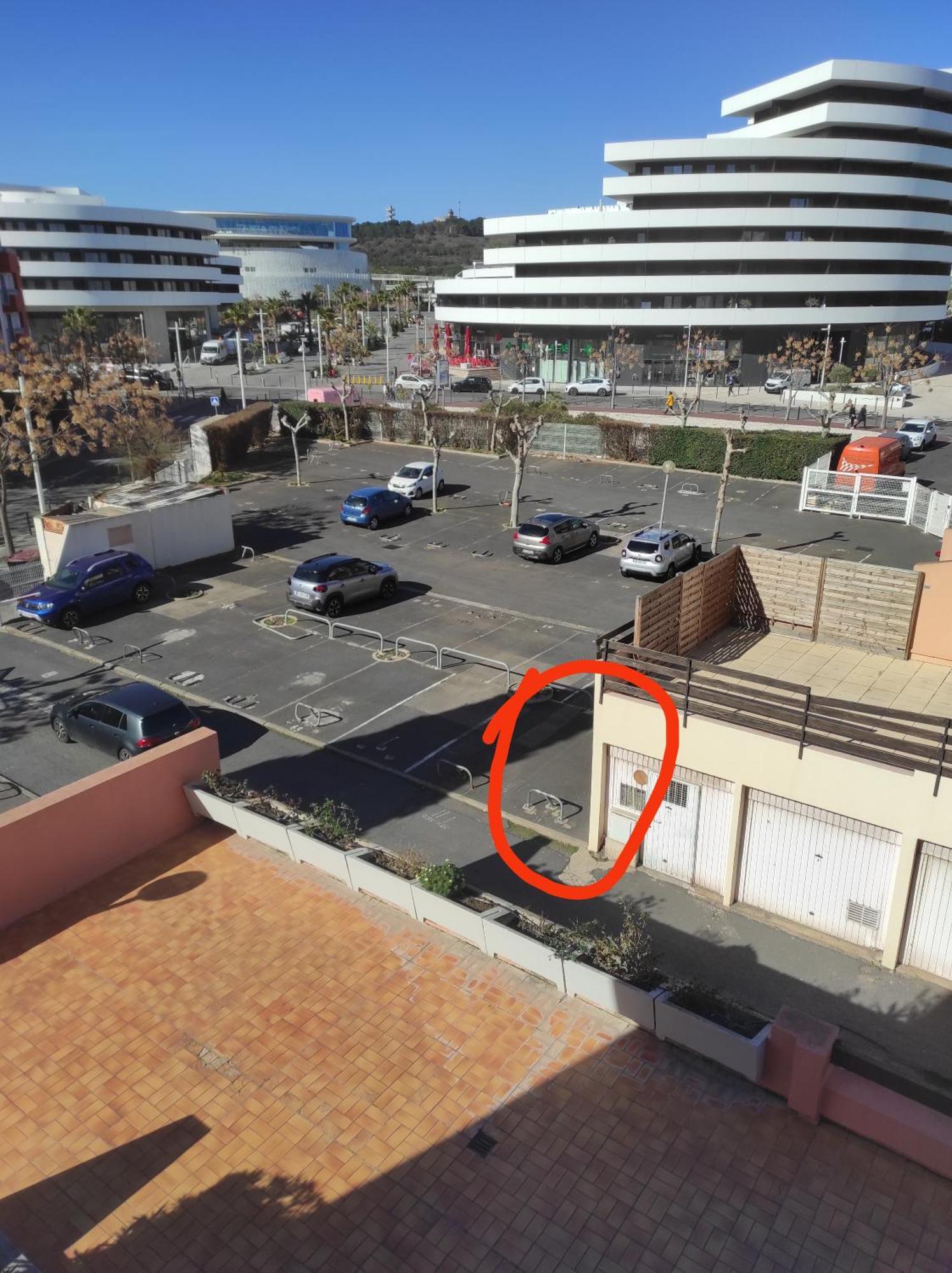 Apartment Centre Port,studio Cosy,vue Piscine Et Sur Le Parking Prive Ainsi Que Le Mont Saint Martin Agde